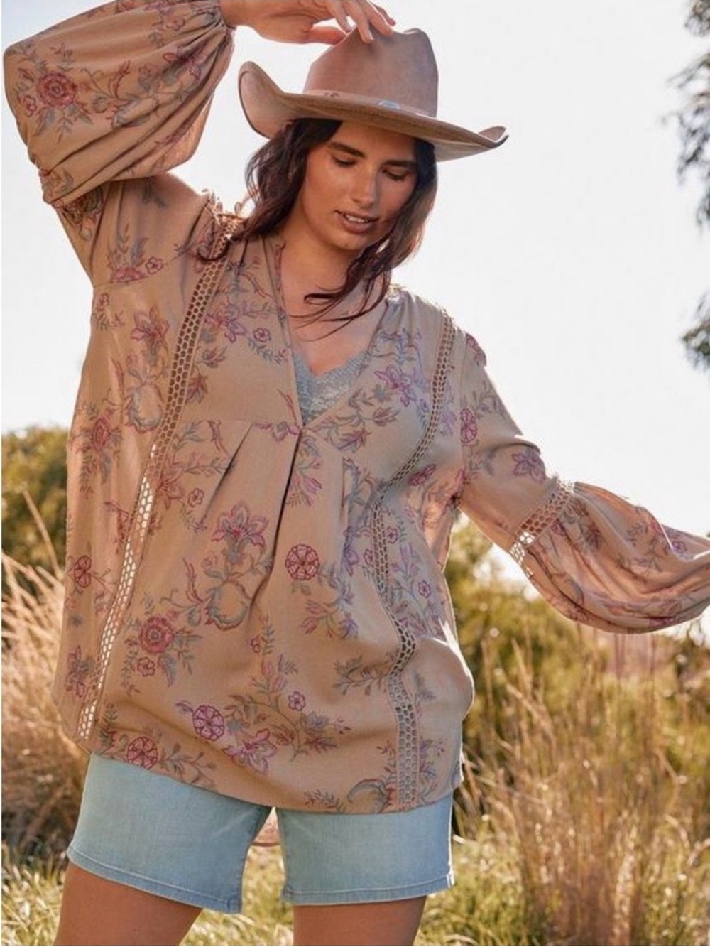 Torrid FESTI Women’s Size 14/16 Beige Floral Crochet Trim Boho Hippie Tunic Top